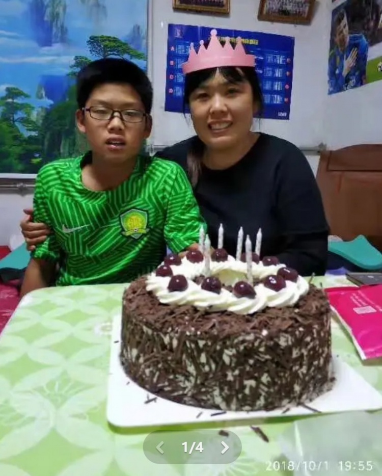 郭嘉璇母親曬照悼念兒子：璇兒生日快樂(lè )，希望天堂幸福