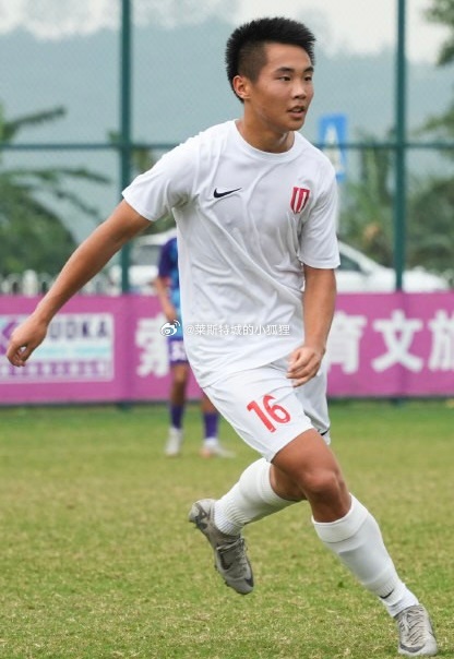 中國職業(yè)賽場(chǎng)首位09后！成都蓉城B隊16歲小將帥惟浩上演生涯首秀