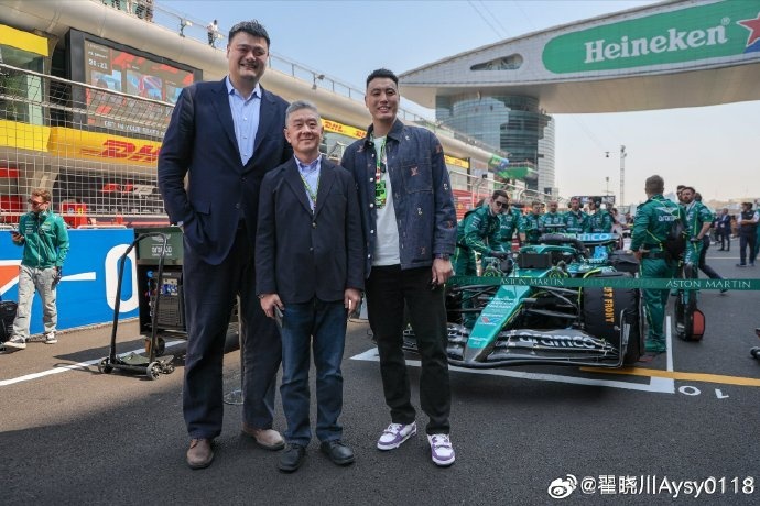 聯(lián)動(dòng)F1！翟曉川曬與姚明、阿隆索、范志毅、周冠宇等的合照