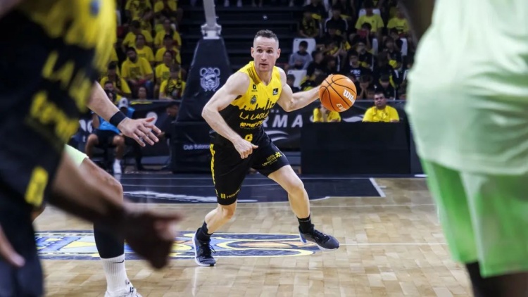 NBA初代老六，42歲進(jìn)入生涯巔峰？！