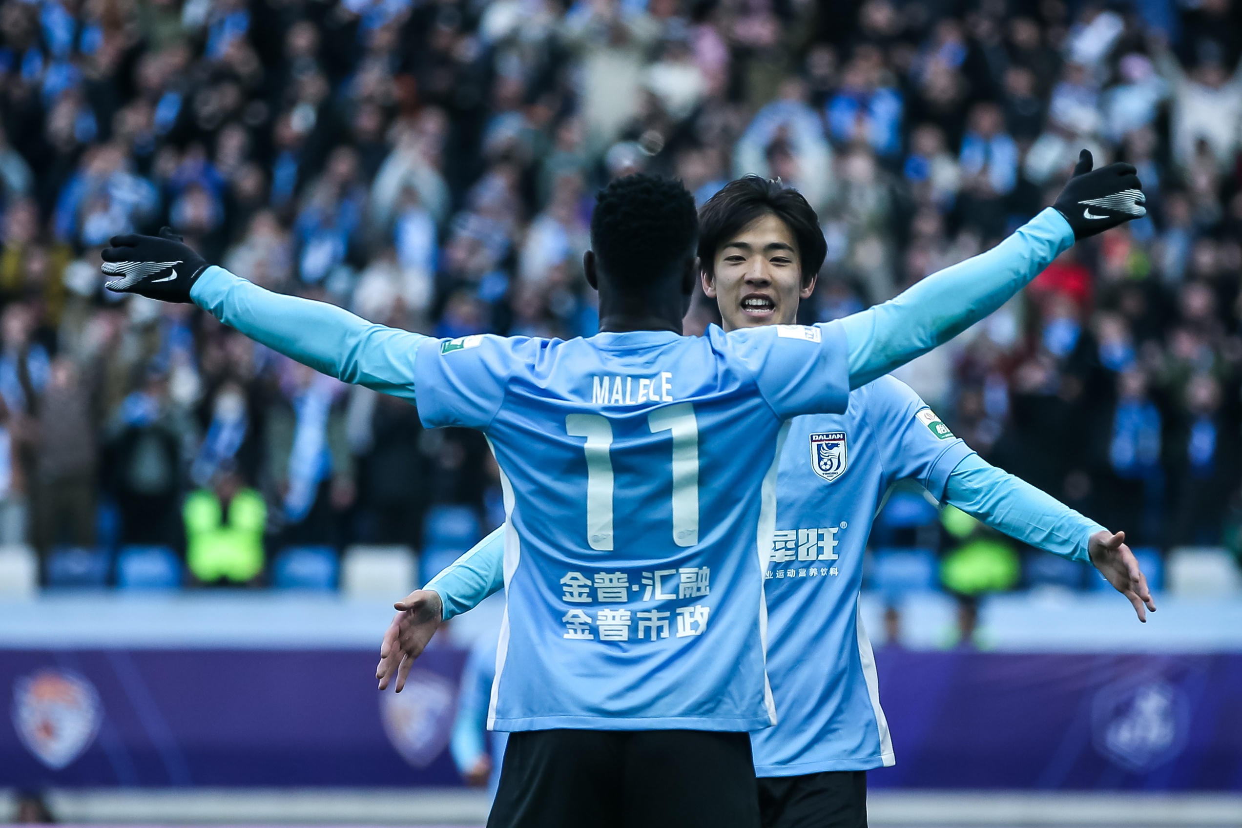青春風(fēng)暴刮起來(lái)！19歲朱鵬宇&18歲王鈺棟處子球 19歲李新翔1射2傳